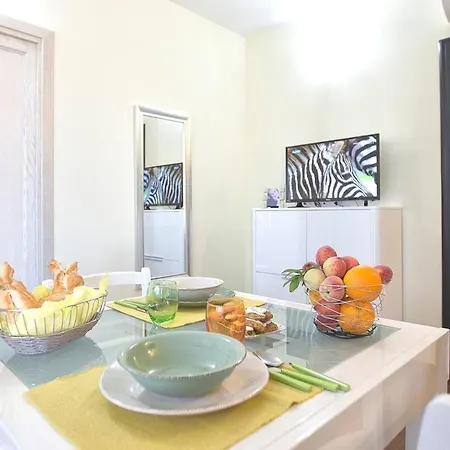 Sweet Apartment *